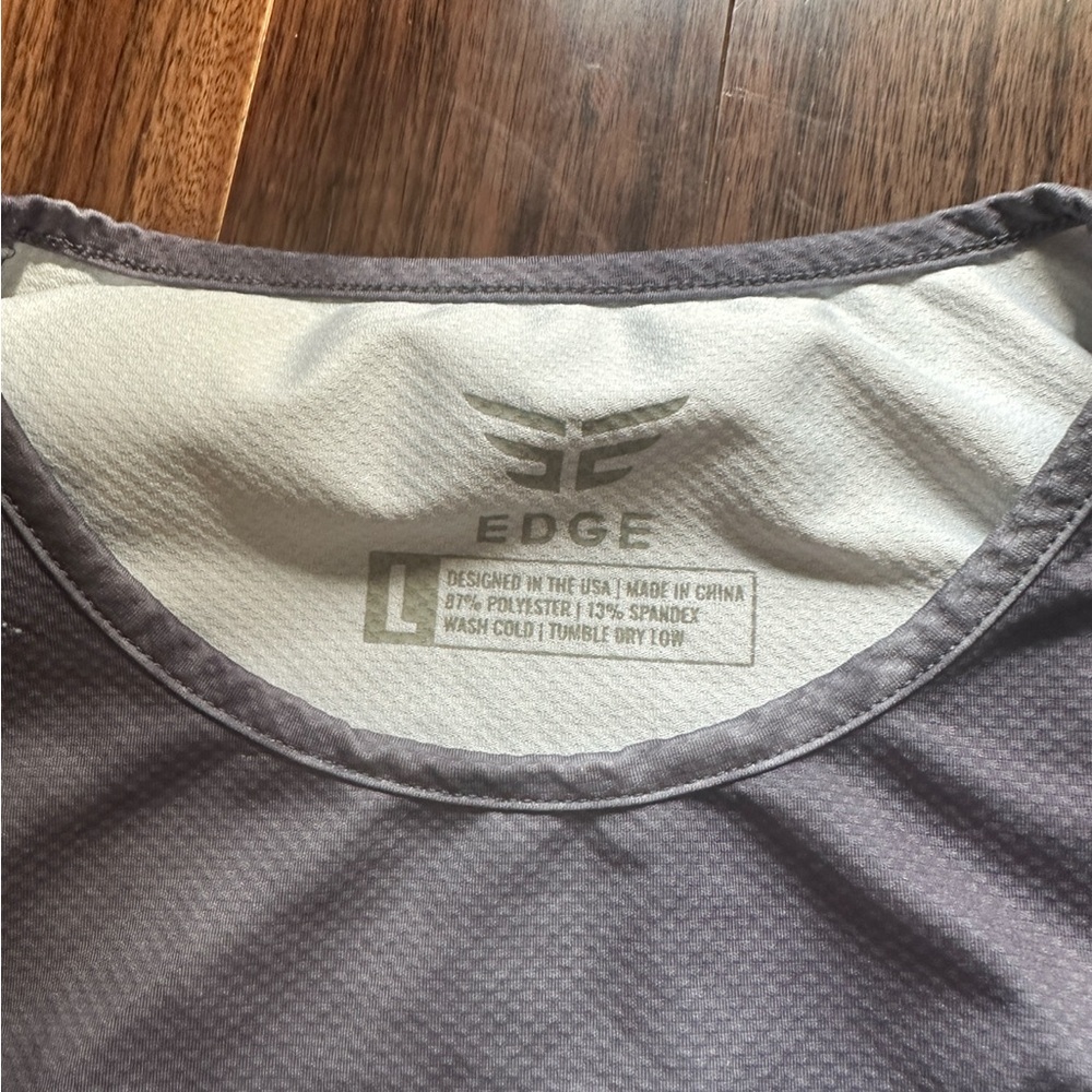 2 pack camo EDGE work out shirts - Picture 4 of 6